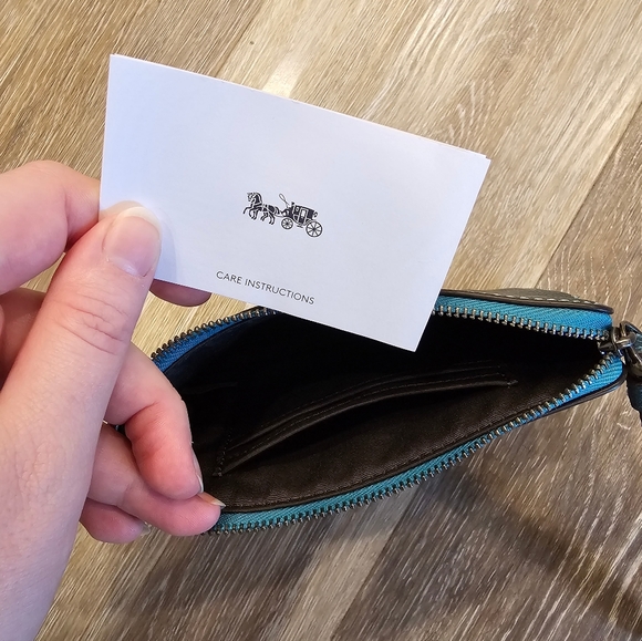 Coach teal wristlet - Picture 3 of 3